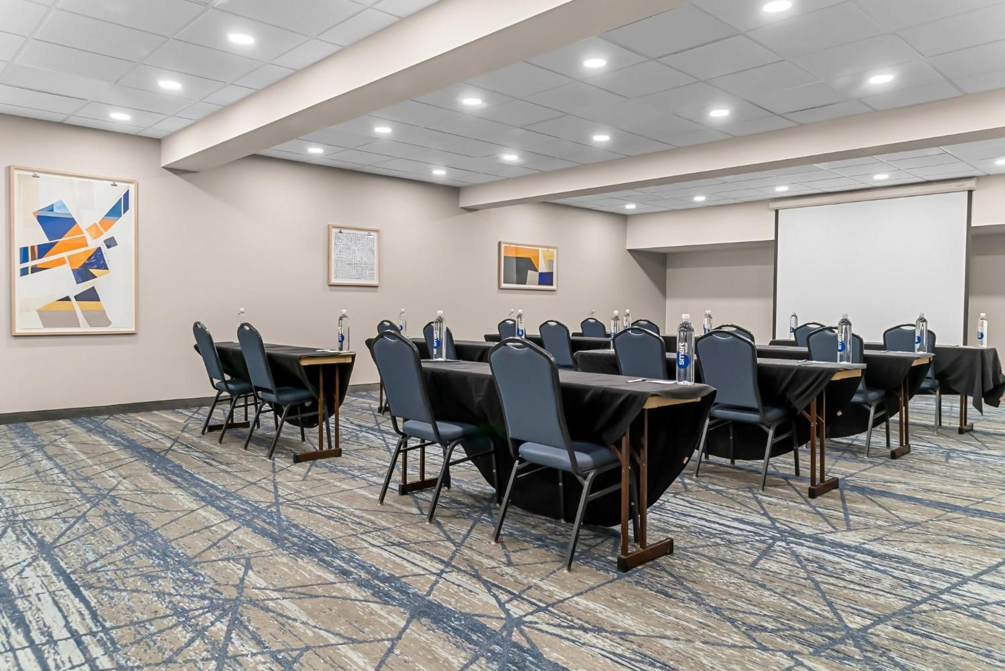 Holiday Inn Express & Suites Detroit - Novi By Ihg Εξωτερικό φωτογραφία
