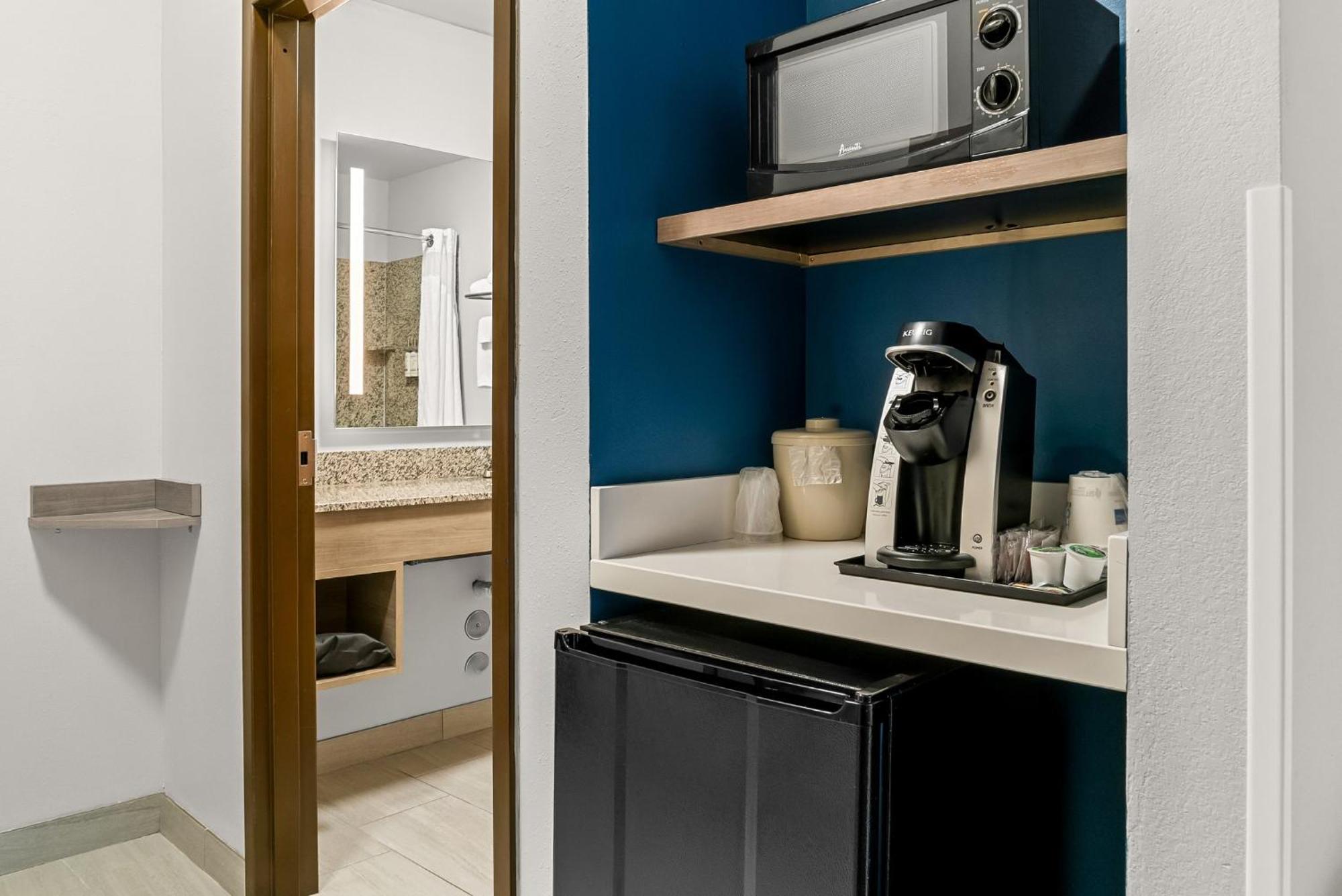 Holiday Inn Express & Suites Detroit - Novi By Ihg Εξωτερικό φωτογραφία