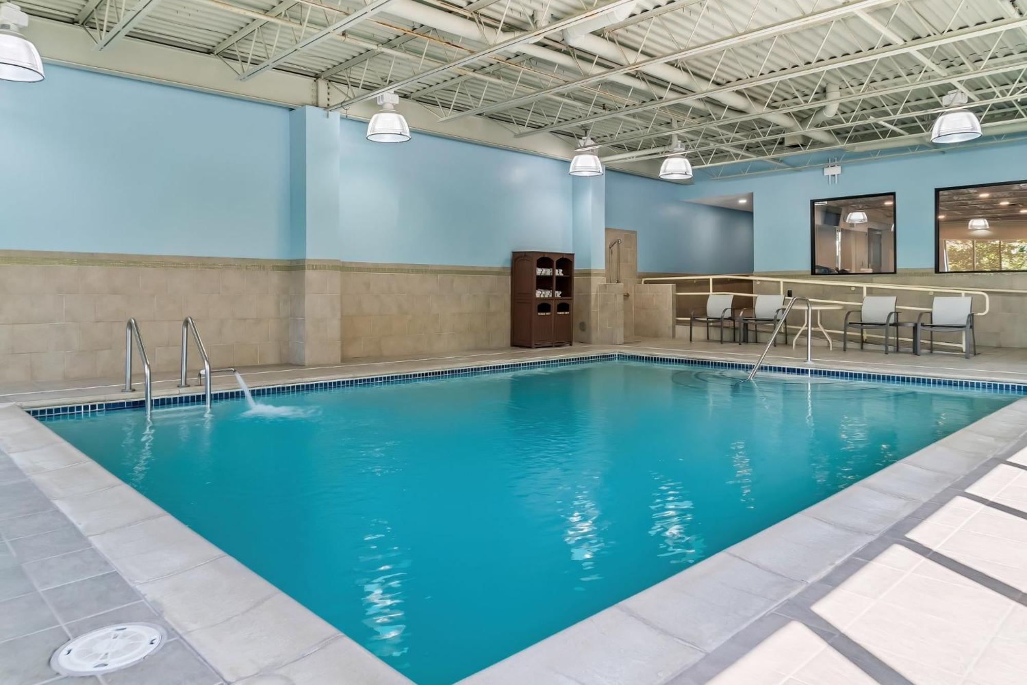 Holiday Inn Express & Suites Detroit - Novi By Ihg Εξωτερικό φωτογραφία