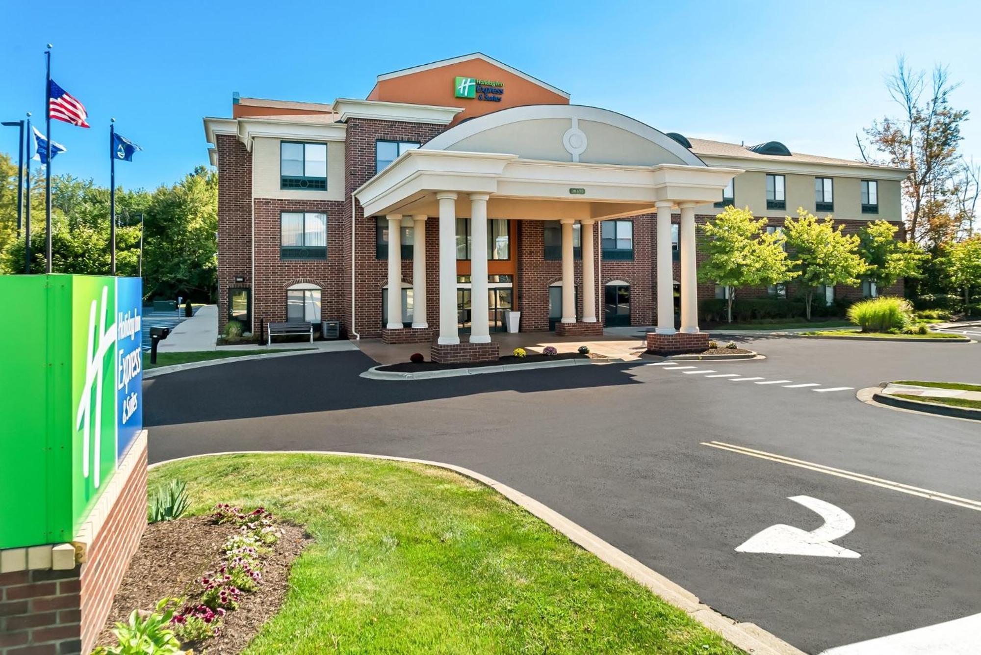 Holiday Inn Express & Suites Detroit - Novi By Ihg Εξωτερικό φωτογραφία
